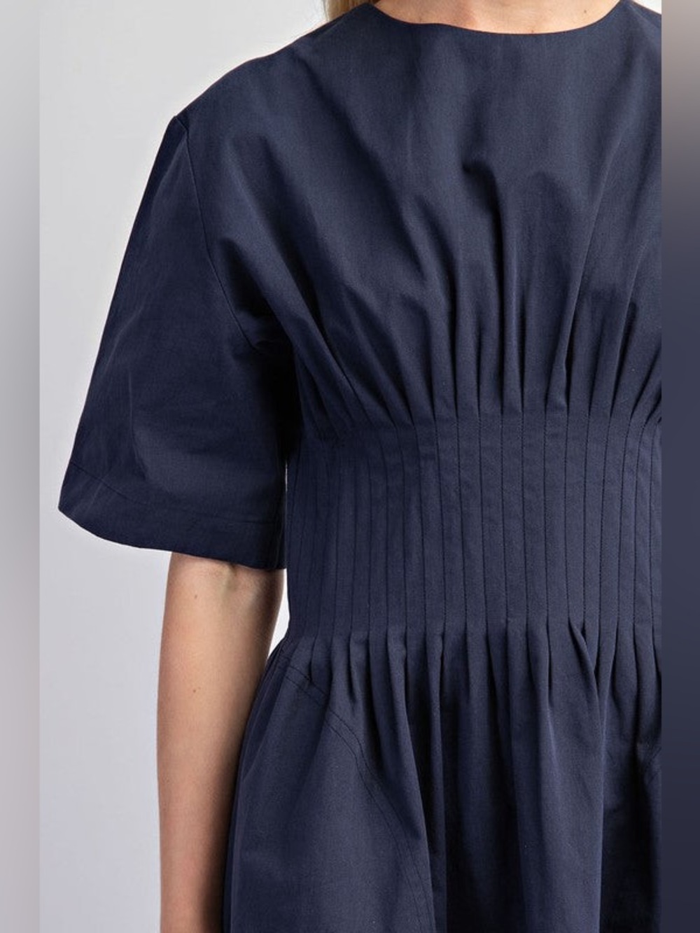 GigiO Navy Pintuck Waist Midi Dress Size Large - Picture 4 of 9